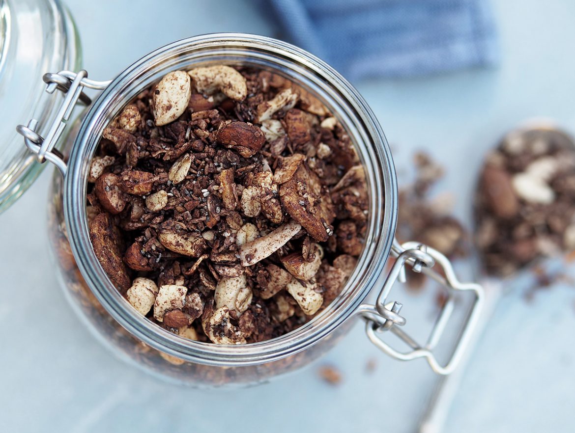 Glutenfri granola choklad och banan