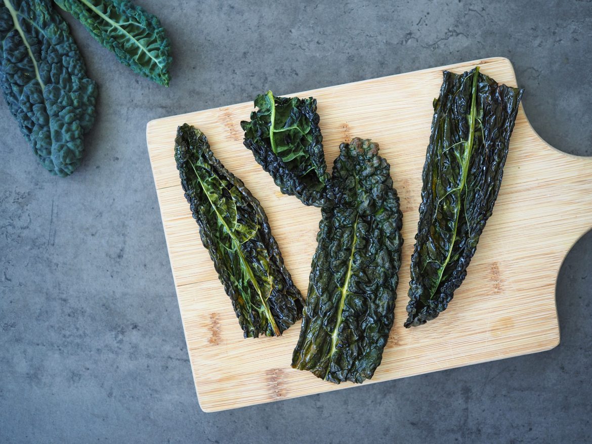 svartkålschips i ugn